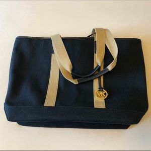 🔥 Michael Kors Navy “Bryce” Large Grab Bag 🔥